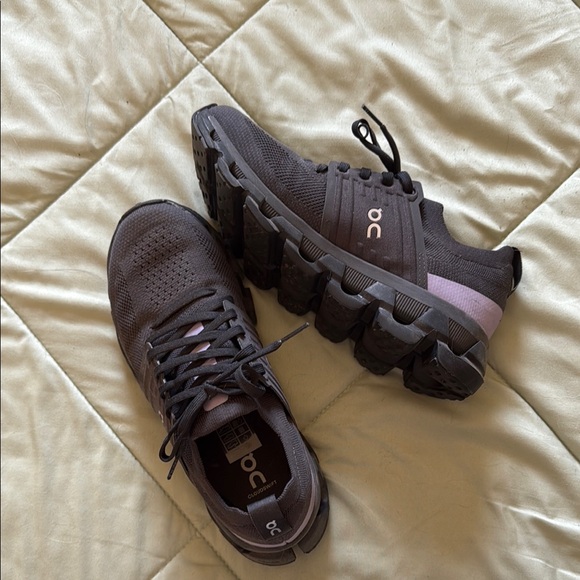 On Running Shoes - On Running Womens Black and purple Running Shoes